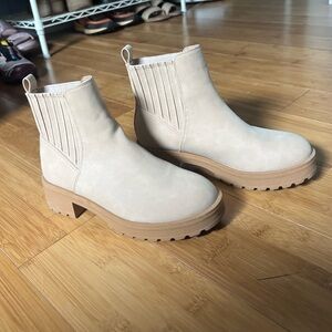 Little tan heeled booties!